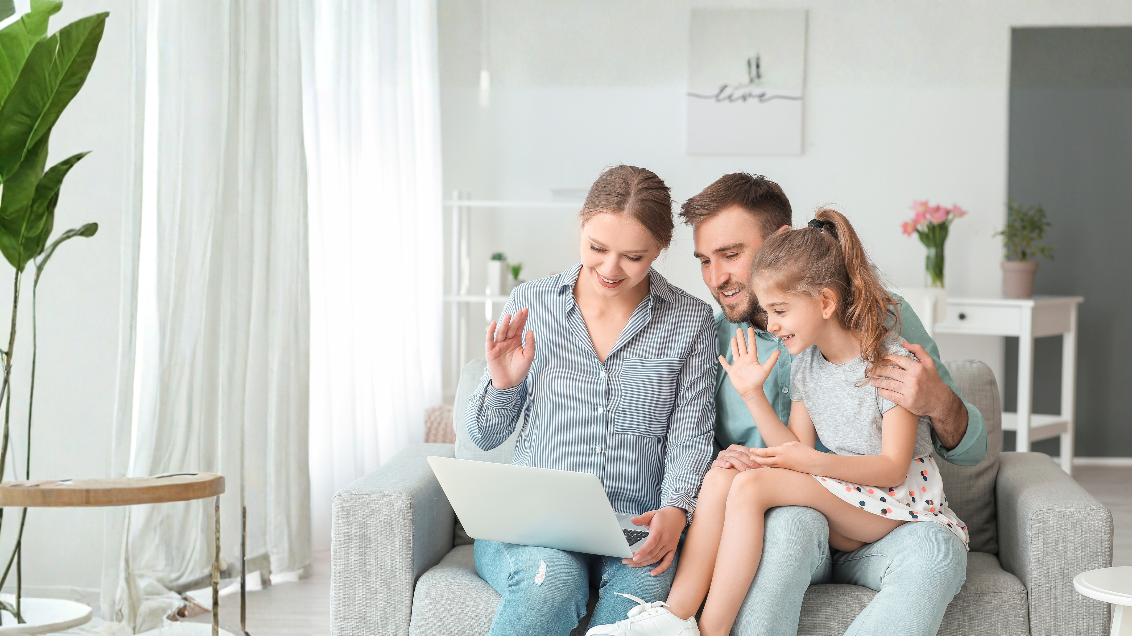 Family celebrating with AT&T Fiber at home